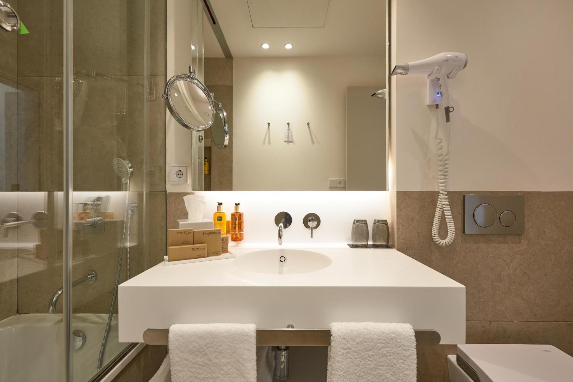 Hotel Kivir Севиля Екстериор снимка