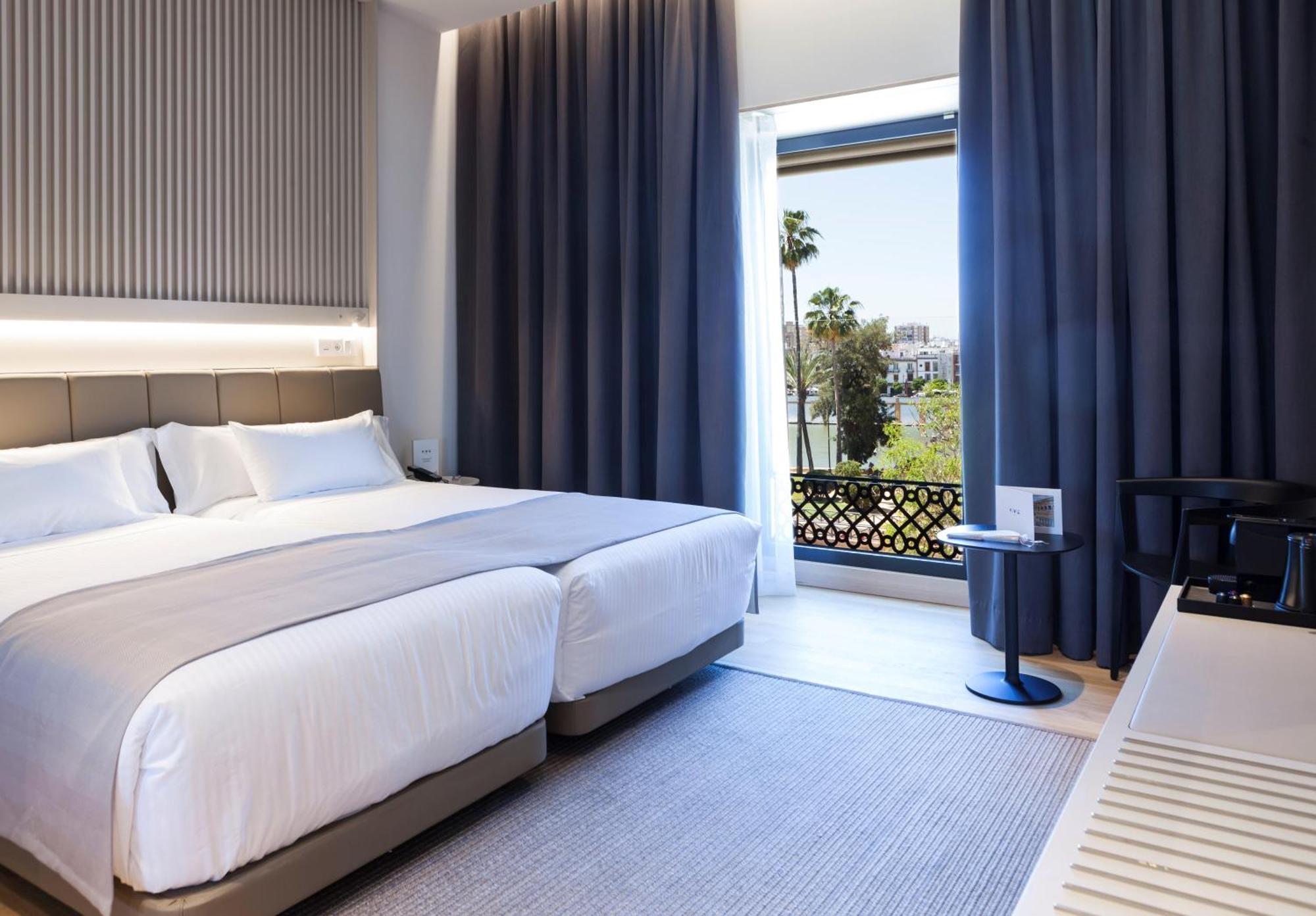 Hotel Kivir Севиля Екстериор снимка