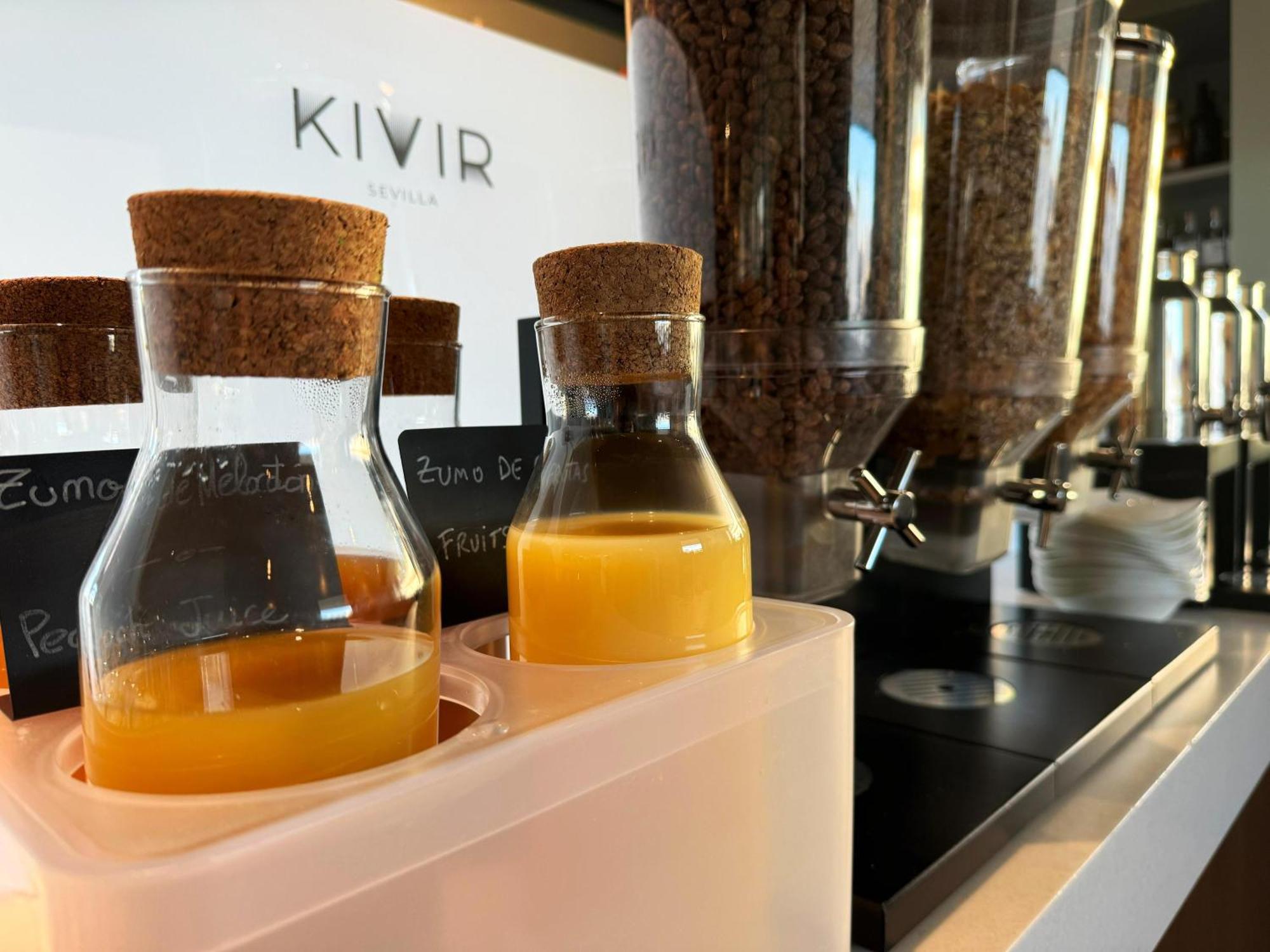 Hotel Kivir Севиля Екстериор снимка